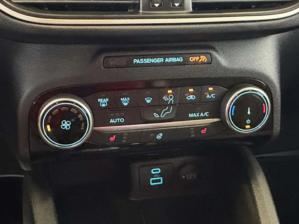 Used 2022 Gray Ford SE image 23