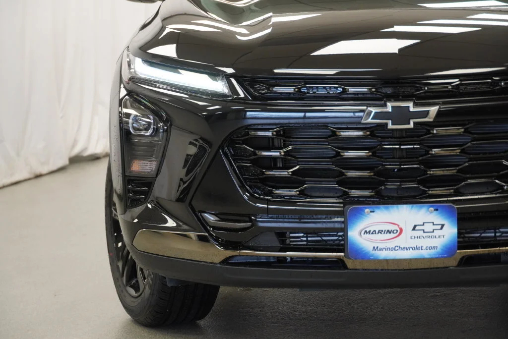 New 2026 Mosaic Black Metallic Chevrolet ACTIV image 10