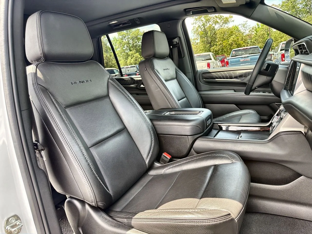 Used 2023 Summit White GMC Denali image 23