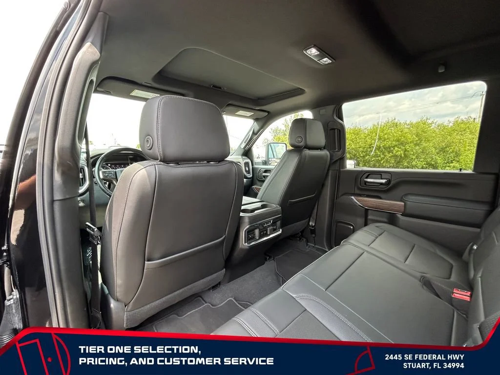 Used 2022 Mosaic Black Metallic Chevrolet High Country image 16