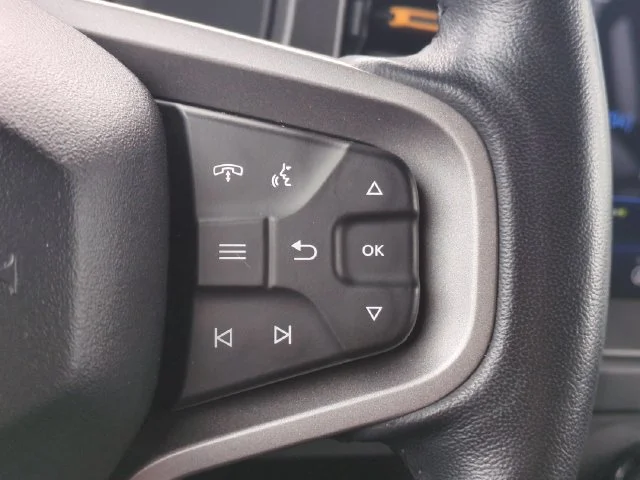 Used 2024 White Ford Badlands image 18