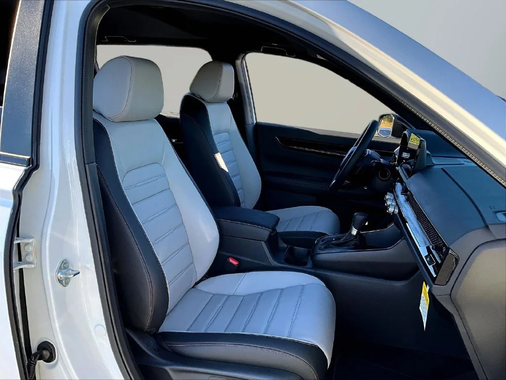 New 2027 Platinum White Pearl Honda Sport Touring Hybrid AWD image 31