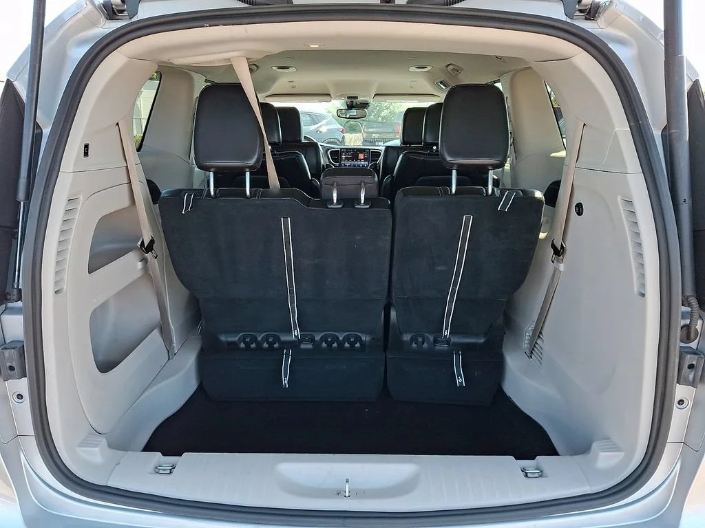 Used 2024 Silver Mist Cle Chrysler Touring L image 31