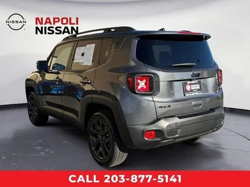 Used 2023 Gray Jeep Altitude image 5