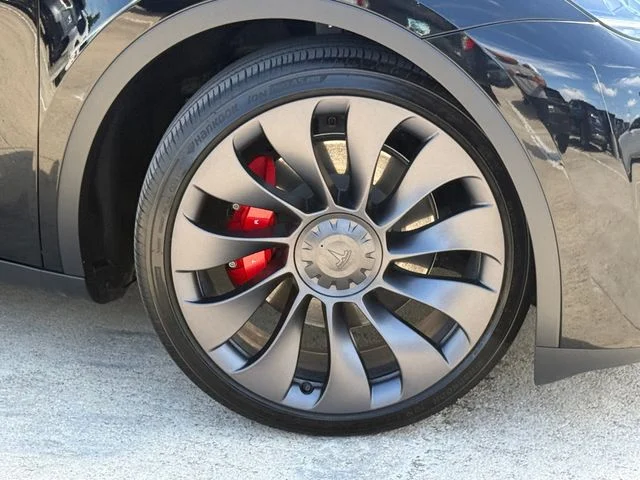Used 2025 Tesla Model Y Performance with VIN 7SAYGDEF6SA375432 for sale in Leander, TX