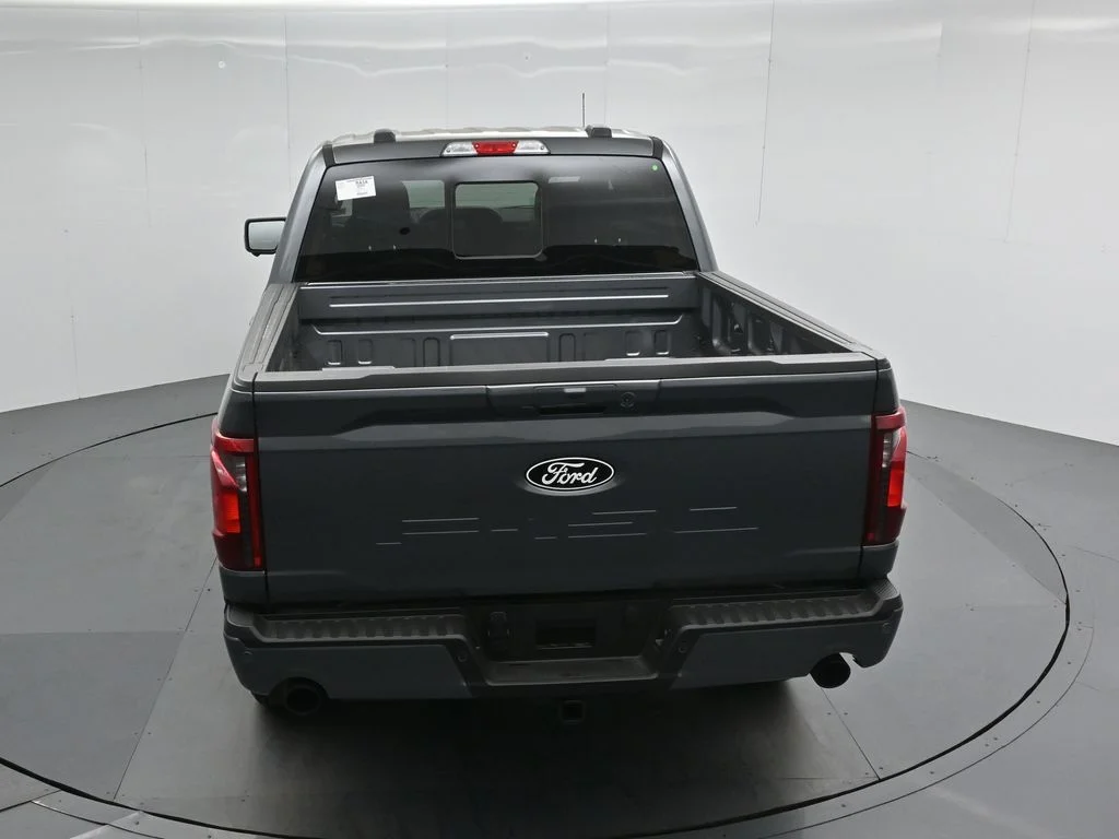 New 2026 Carbonized Gray Metallic Ford XLT image 39