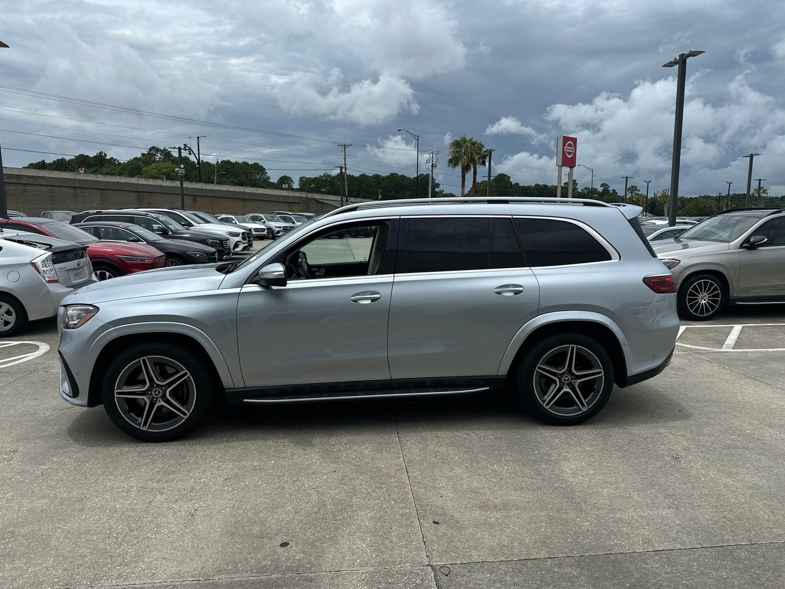 Used 2024 White Mercedes-Benz GLS 450 image 1