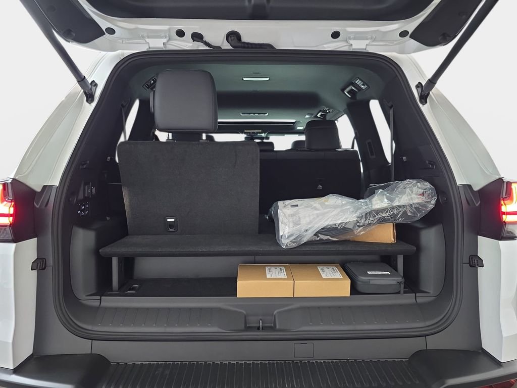 2025 Lexus LX 700h Luxury - Photo 12