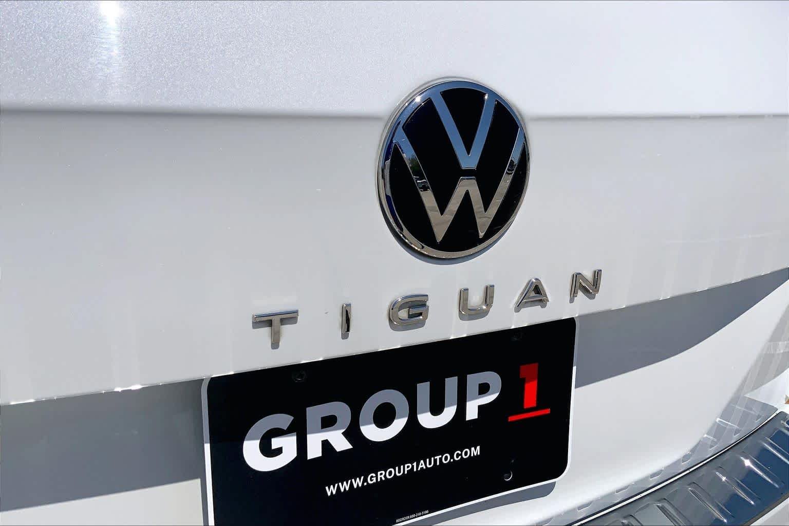 Used 2022 Oryx White Pearl Volkswagen SE R-Line Black image 10