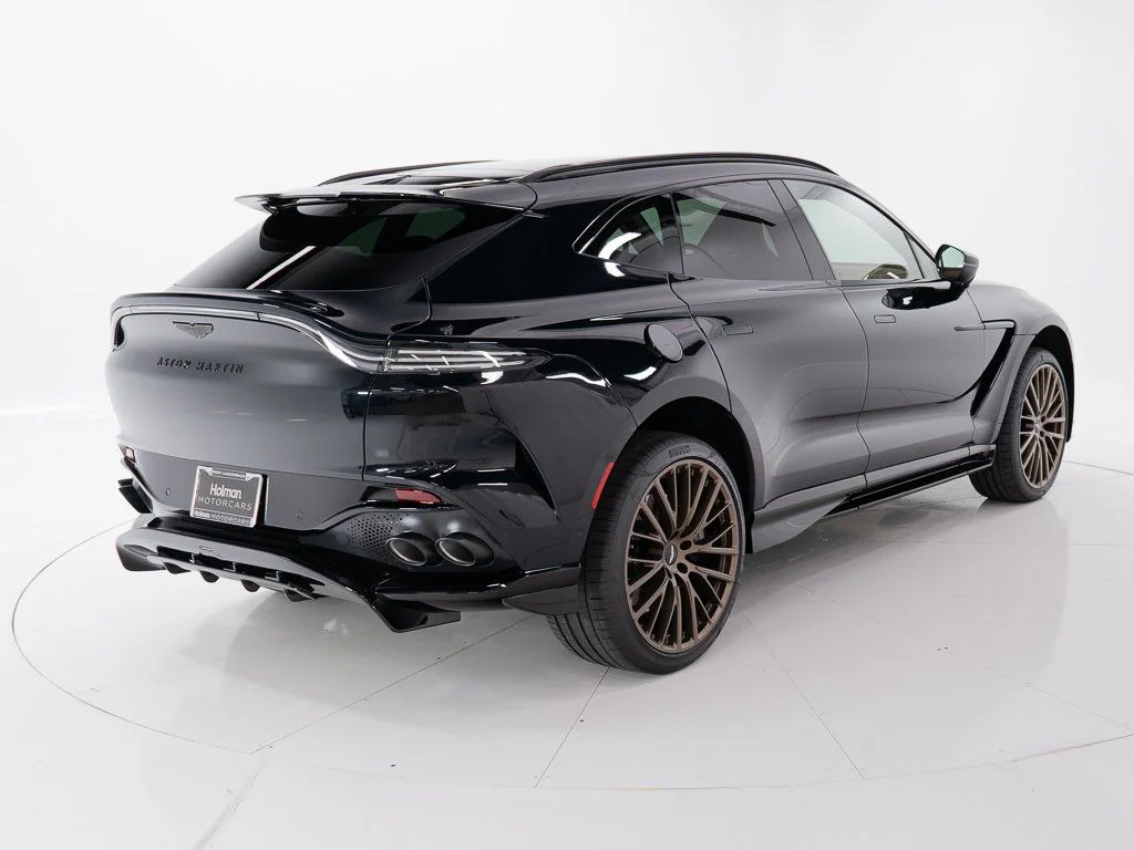New 2026 Q Oberon Black Aston Martin 707 image 5