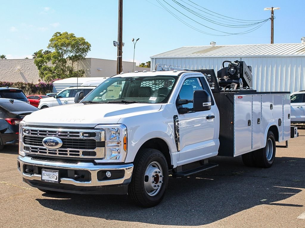 New 2025 Oxford White Ford XL image 3