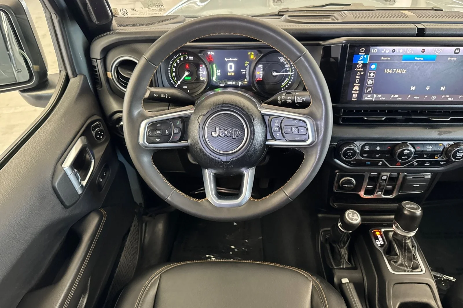 Used 2024 ANVIL CLEAR-COAT Jeep Sahara image 13