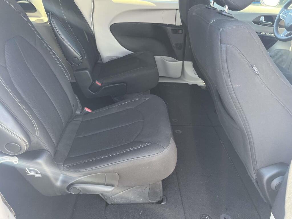 Used 2023 Bright White Clearcoat Chrysler LX image 19