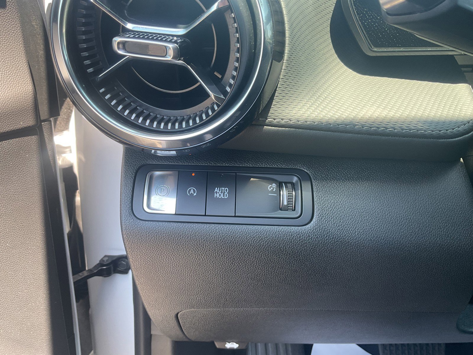 Used 2025 Summit White Chevrolet FWD LT image 22