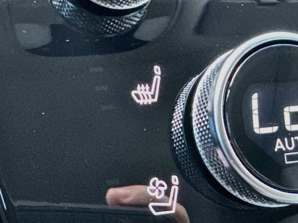New 2027 White INFINITI LUXE image 21
