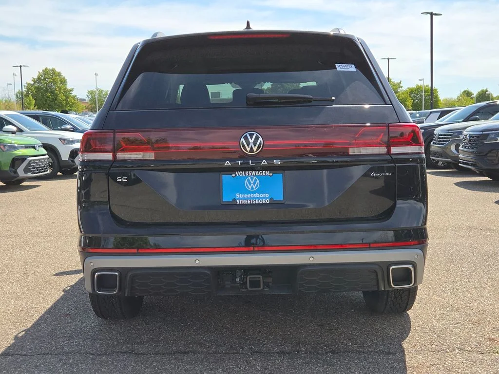 New 2026 Deep Black Pearl Volkswagen 2.0T Peak Edition image 5