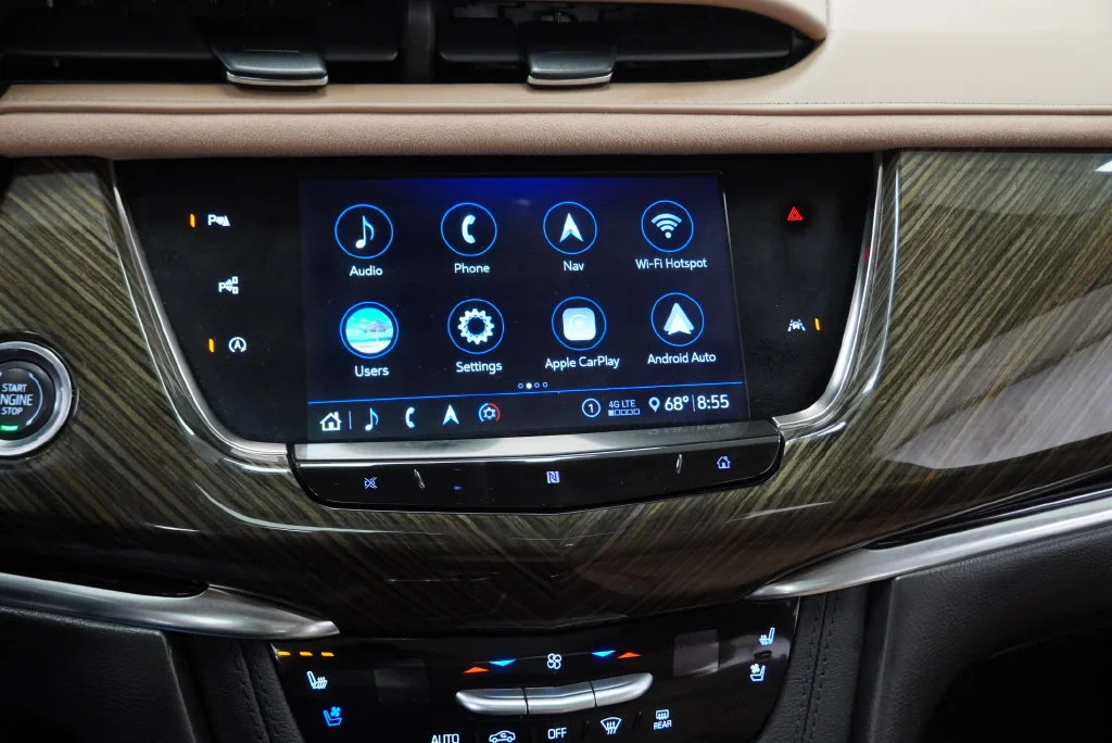 Used 2020 White Cadillac Premium Luxury image 29