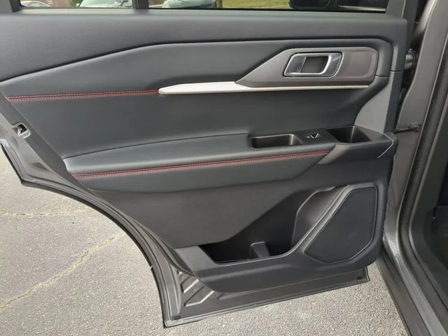 Used 2025 Gray Ford ST-Line image 27