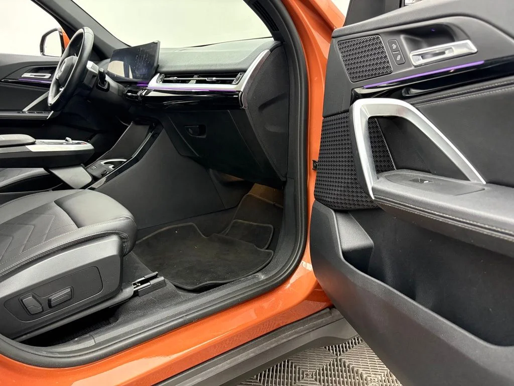Used 2023 Utah Orange Metallic BMW xDrive28i image 34