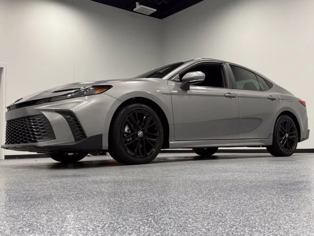 Used 2025  Toyota SE image 8