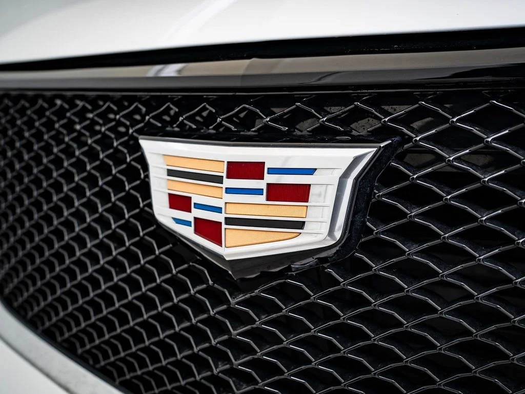 Used 2023 White Cadillac Sport image 3