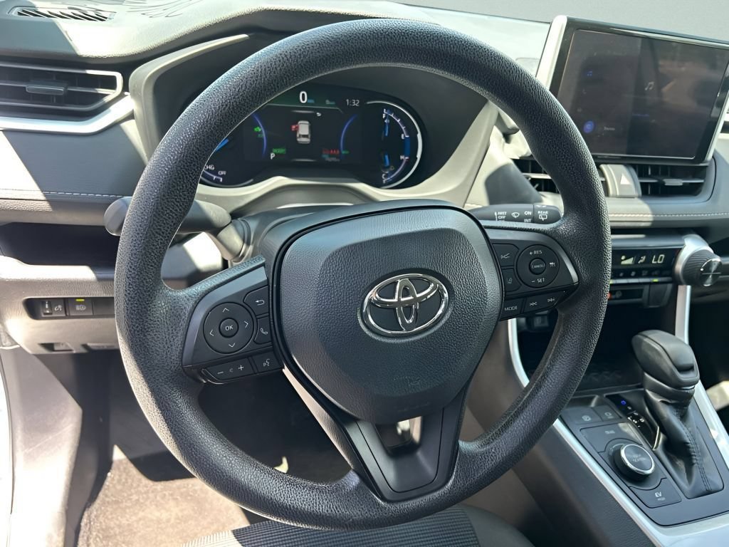 Used 2024 Ice Toyota LE image 22