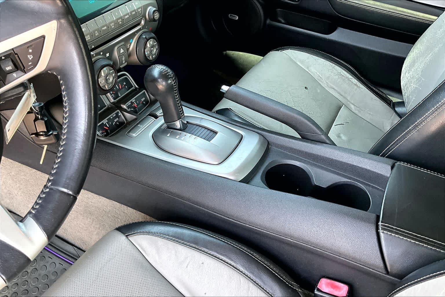 Used 2010 Cyber Gray Metallic Chevrolet 2LT image 14