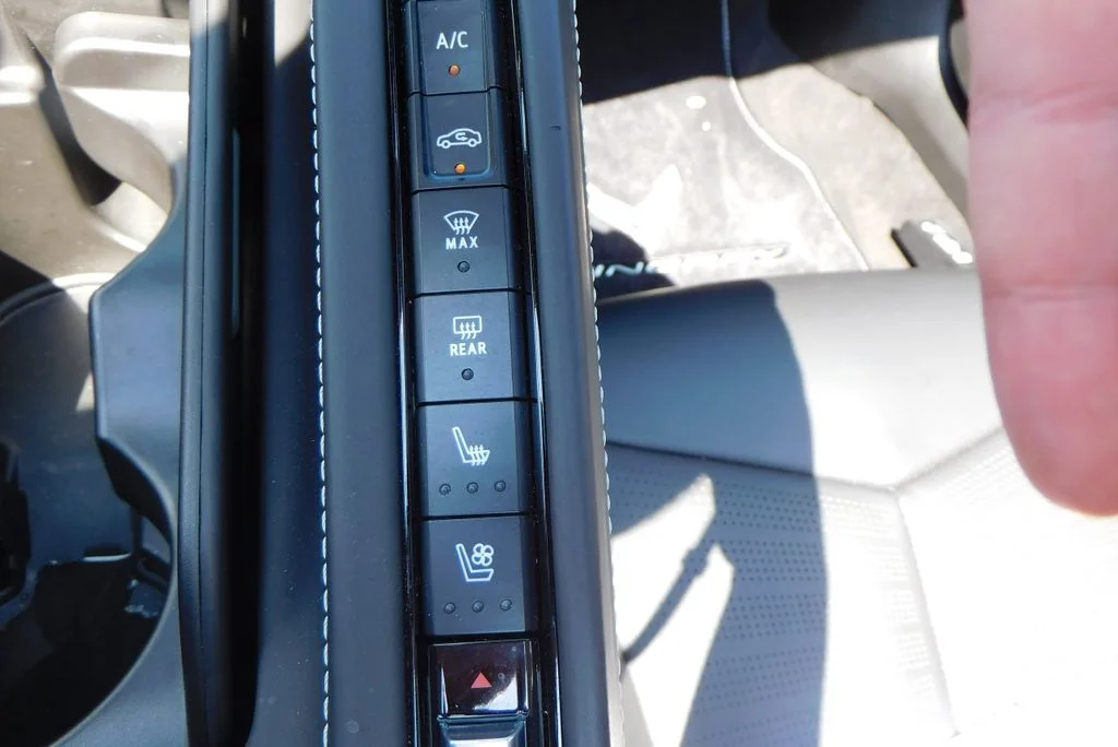 2023 Chevrolet Corvette 3LT - Photo 23
