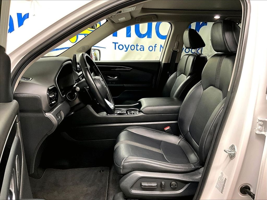 Used 2024 White Honda Touring image 10