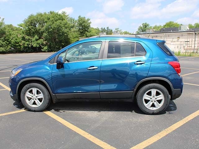 Used 2020 Pacific Blue Metallic Chevrolet LT image 7