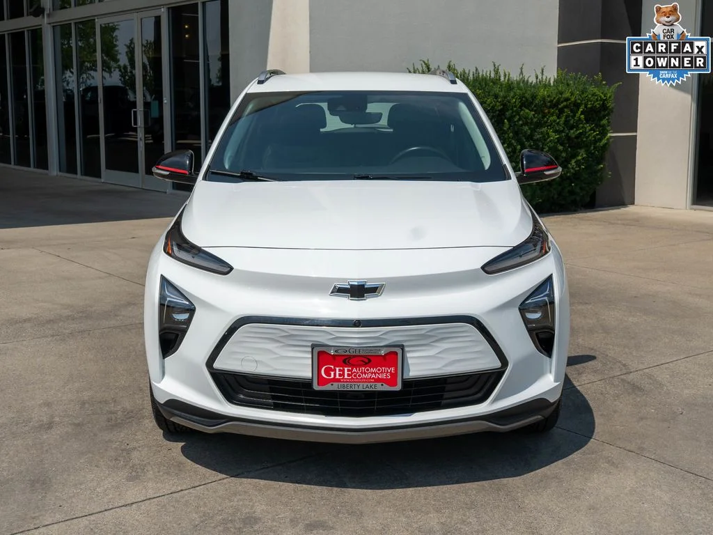 Used 2023 White Chevrolet Premier image 2