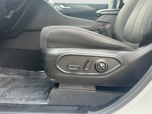 Used 2025 White Jeep Laredo image 18