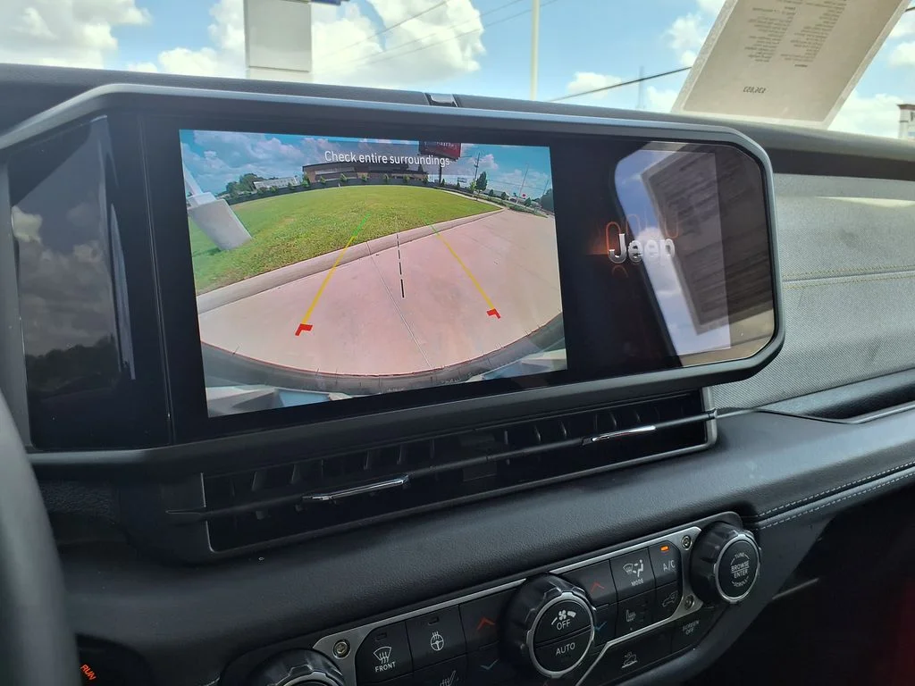 Used 2025 Red Jeep Sahara image 28