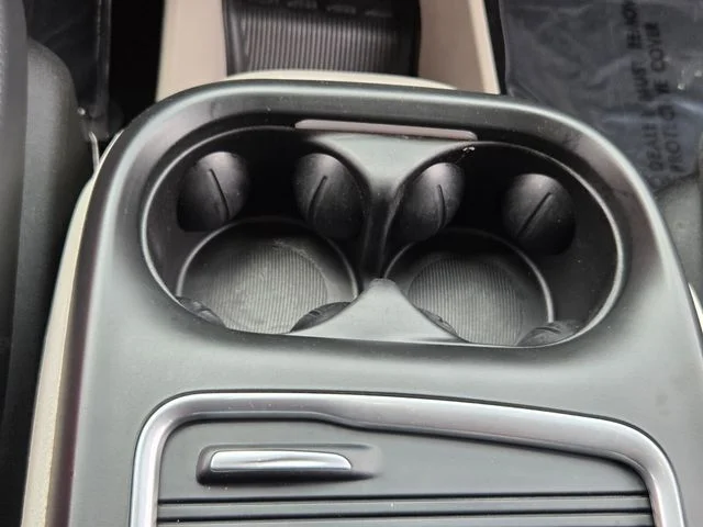 Used 2023 Black Chrysler Touring L image 18