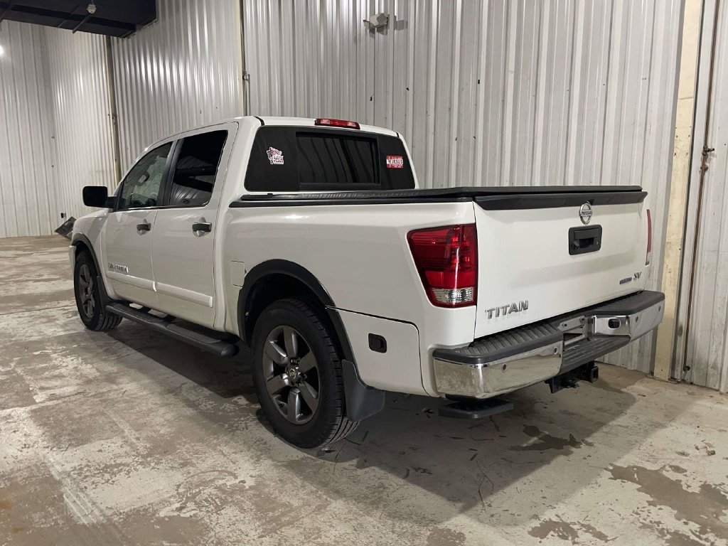 Used 2015 White Nissan SV image 4