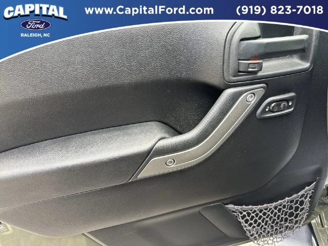 Used 2015 Green Jeep Unlimited Sport image 20