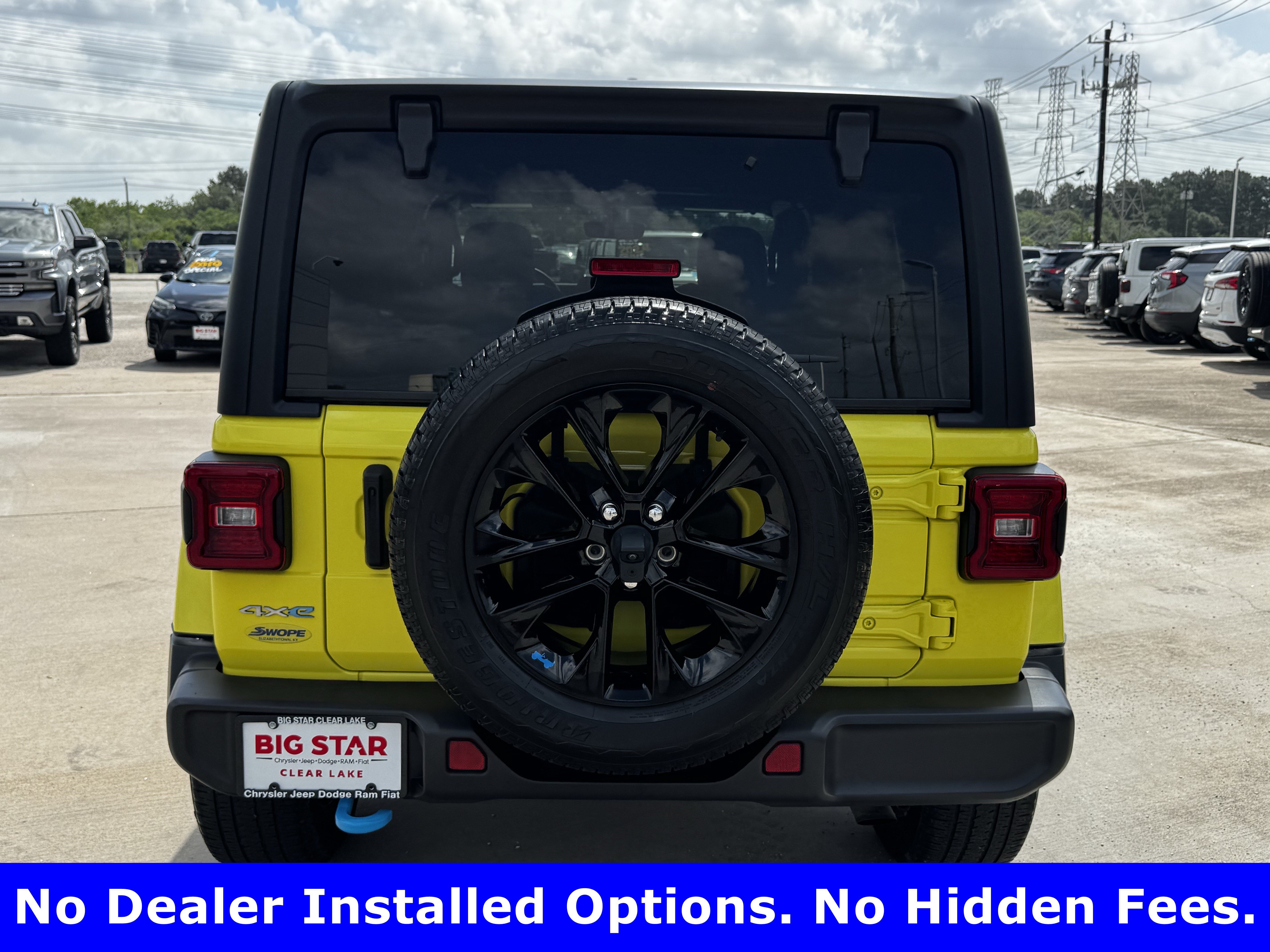 Used 2023 High Velocity Clearcoat Jeep Sahara image 8