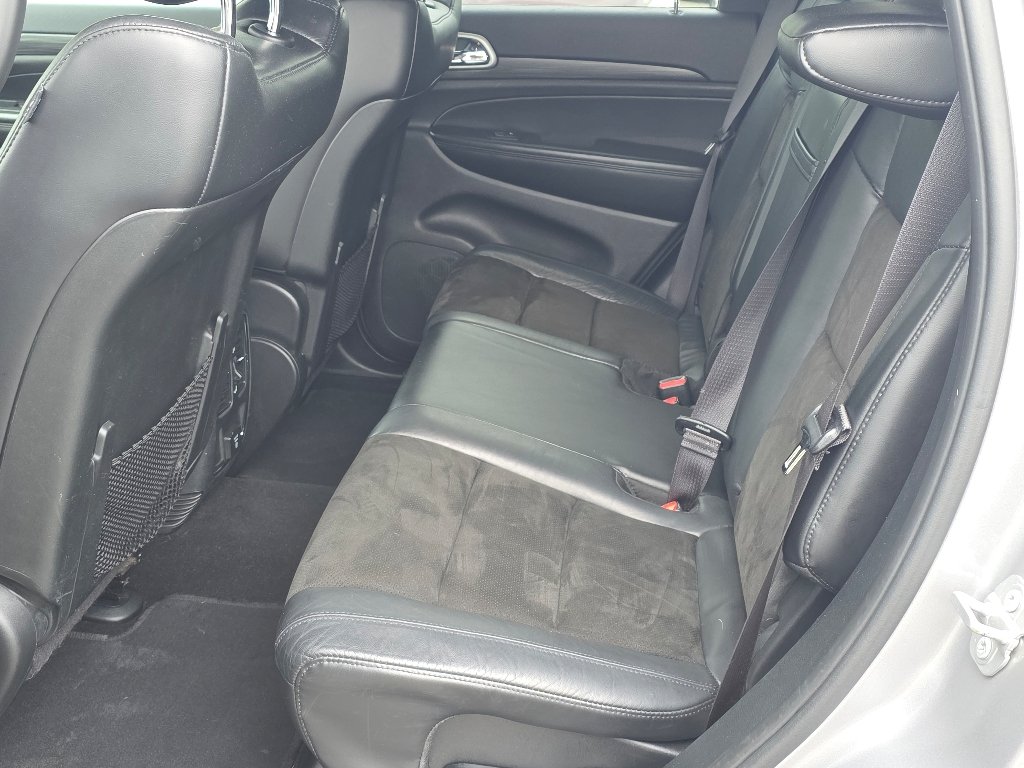 Used 2019 Billet Silver Metallic Clear Coat Jeep Altitude image 29