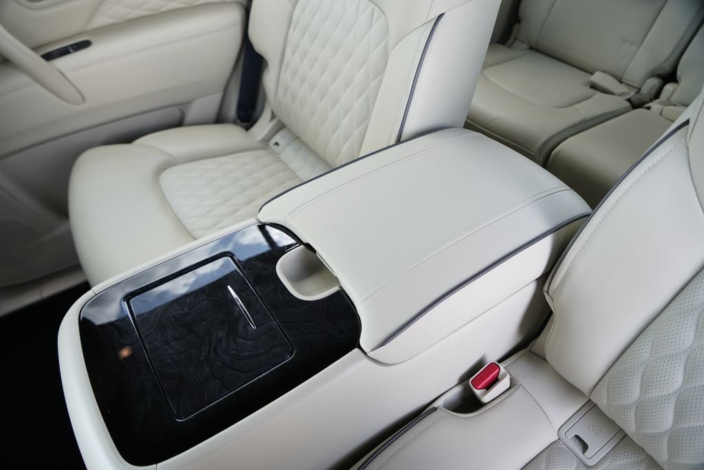 Used 2024 Black INFINITI Sensory image 29
