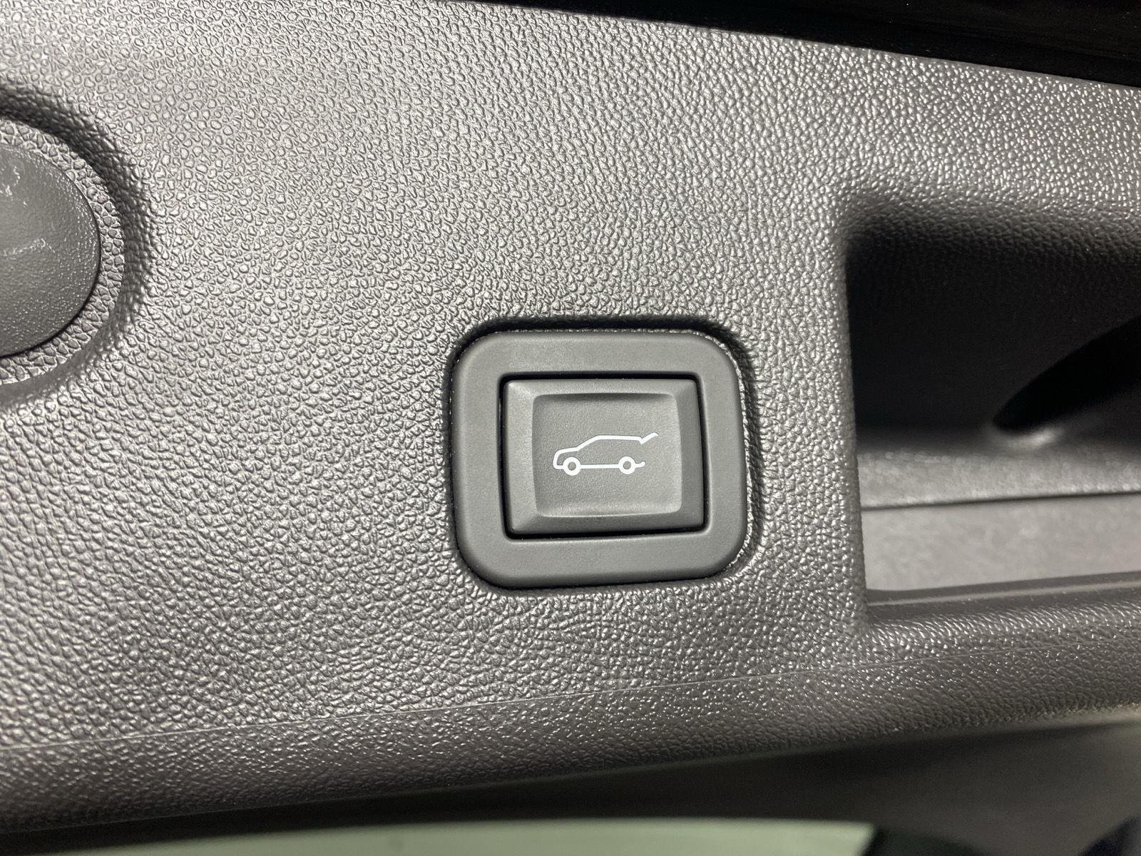 Used 2024 Mosaic Black Metallic Chevrolet LT image 25