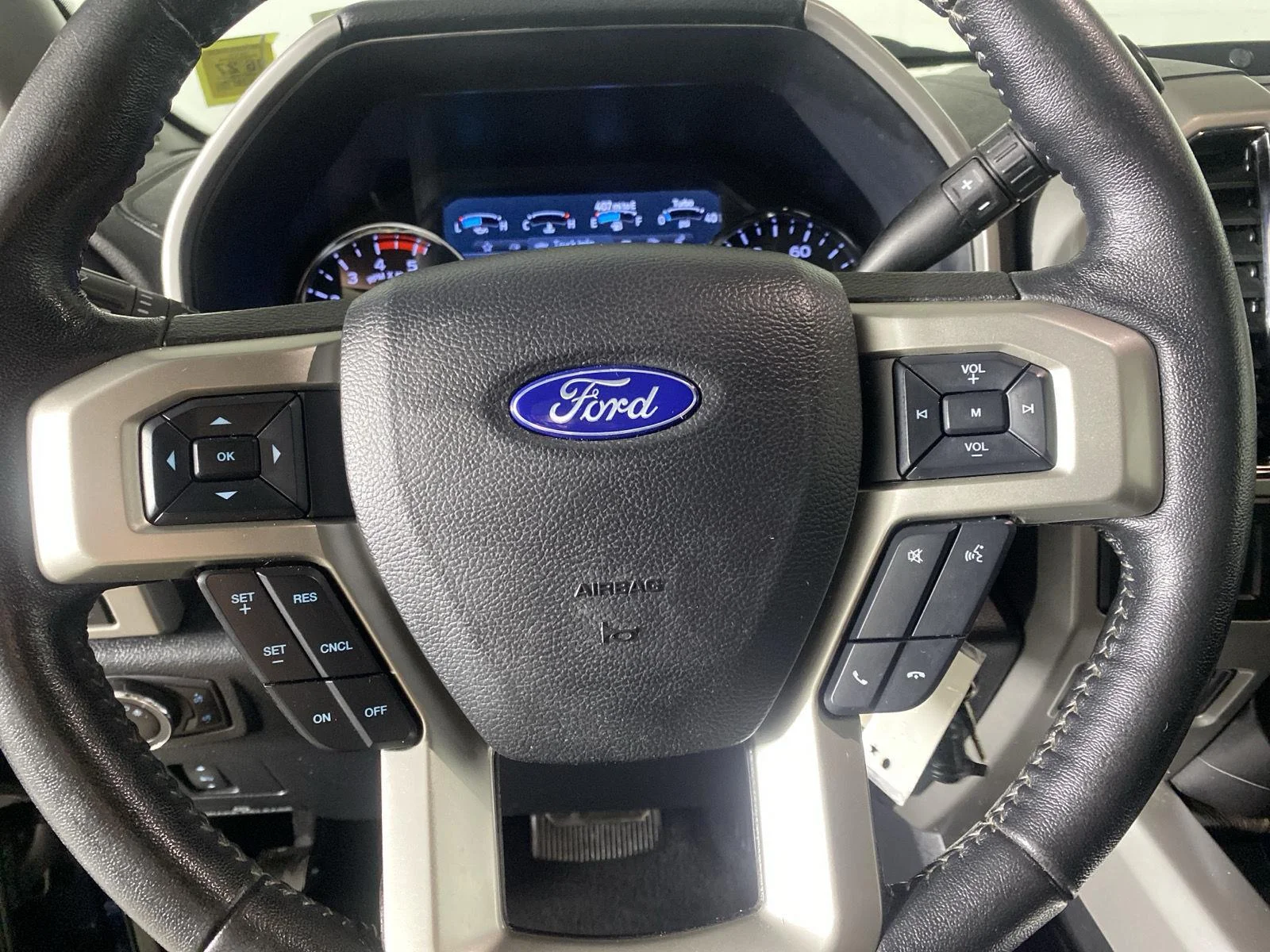 Used 2020 Blue Jeans Ford Lariat image 23