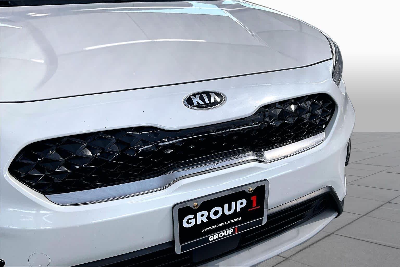 Used 2020 Snow White Pearl Kia Touring image 30