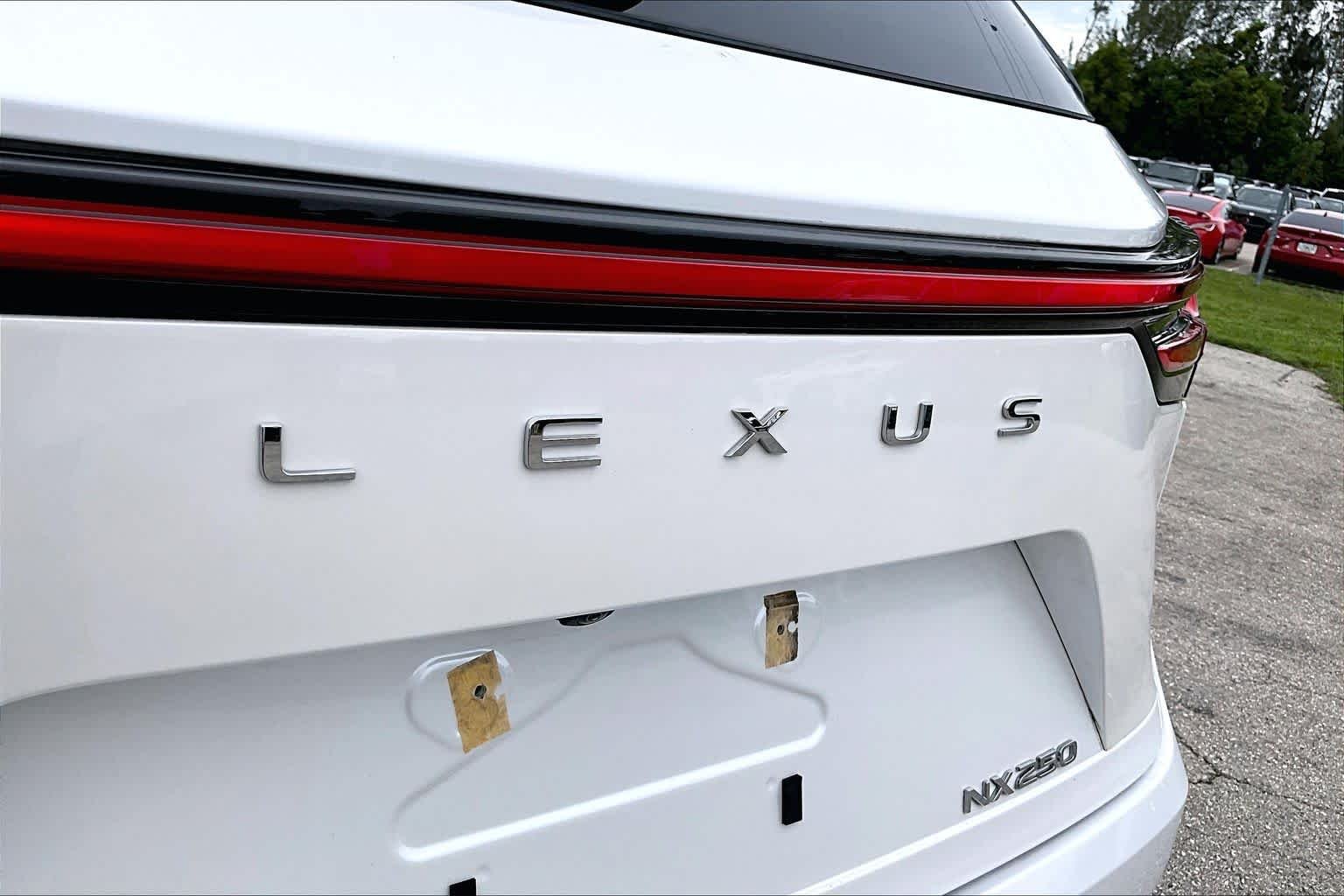 Used 2024 Eminent White Pearl Lexus Premium image 31