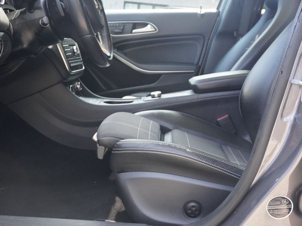 Used 2017 Gray Mercedes-Benz GLA 250 image 26