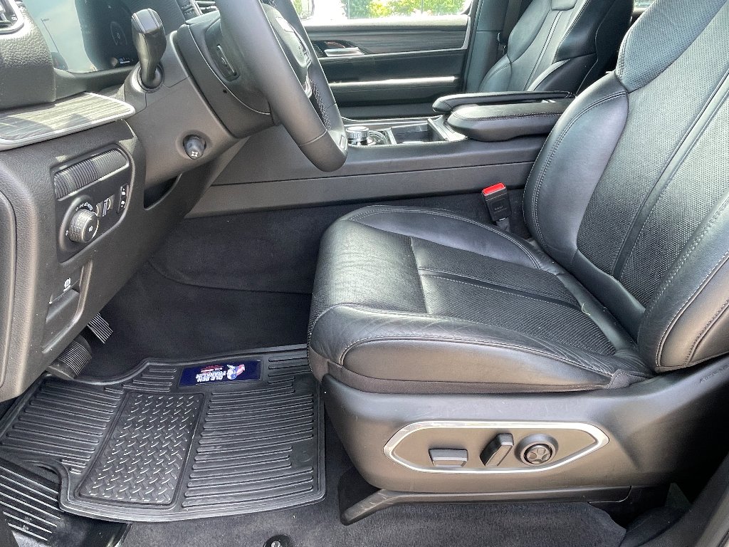 Used 2023 Baltic Gray Metallic Clearcoat Jeep Series II image 14