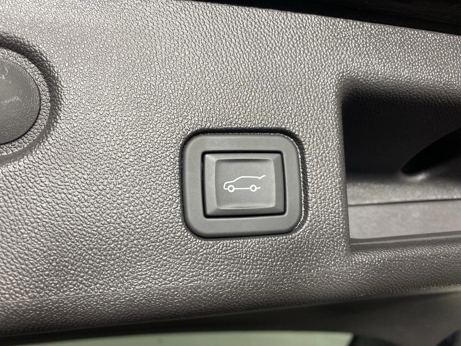 Used 2024 Mosaic Black Metallic Chevrolet LT image 25