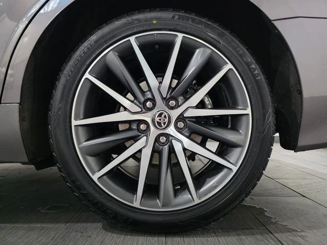 Used 2024 Gray Toyota XLE image 23