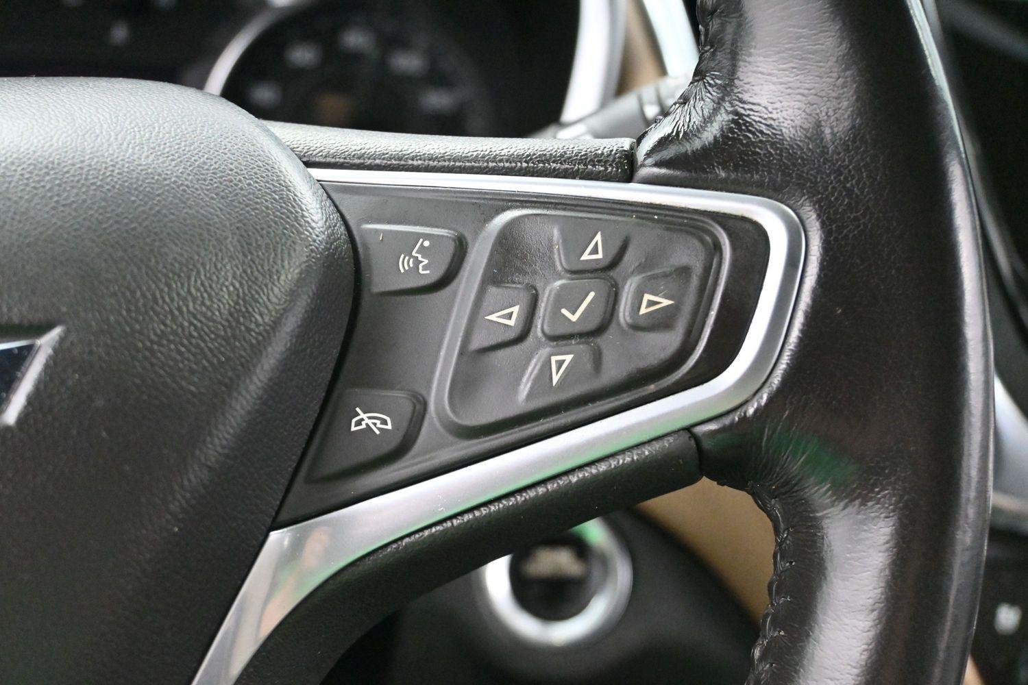 Used 2022 Iron Gray Metallic Chevrolet Premier image 21