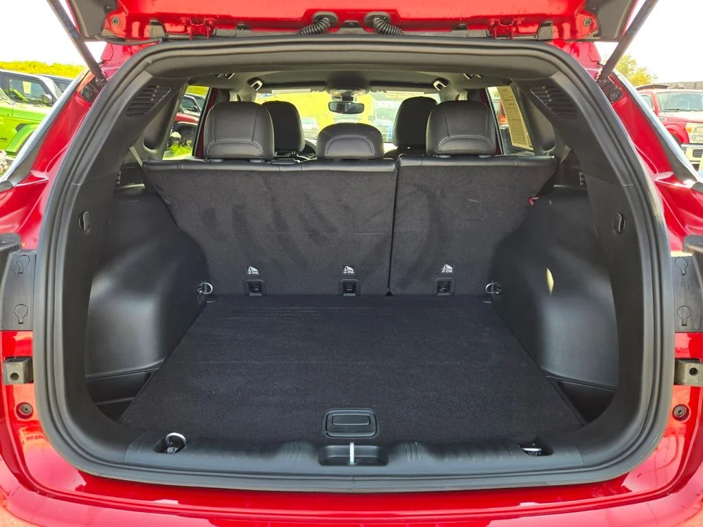 Certified Used 2024 Red Jeep Latitude Lux image 29