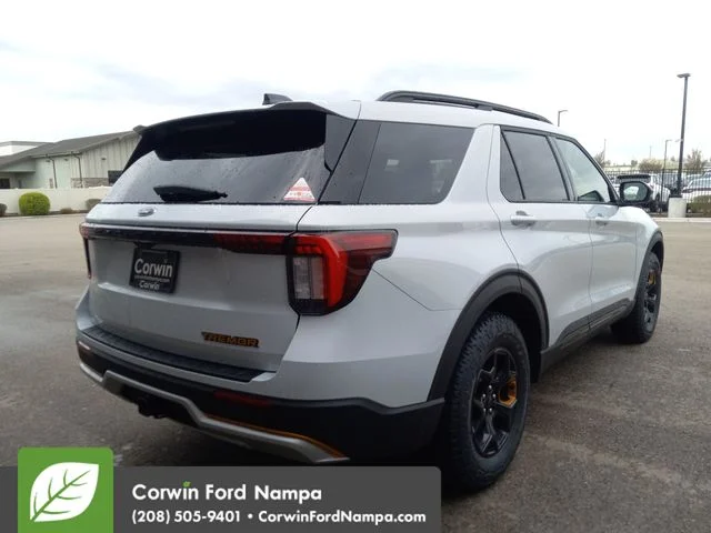New 2026 Space White Metallic Ford Tremor image 3